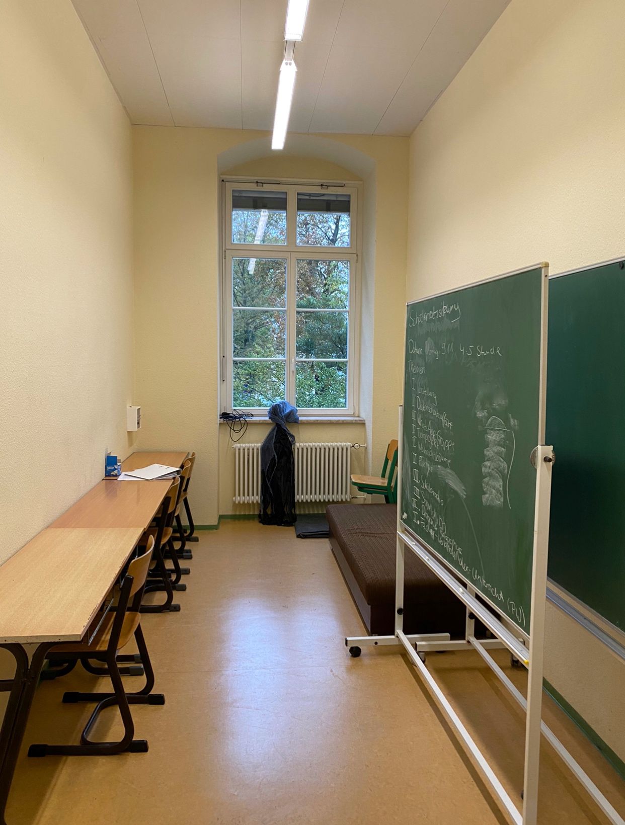 Schülerratszimmer vorher